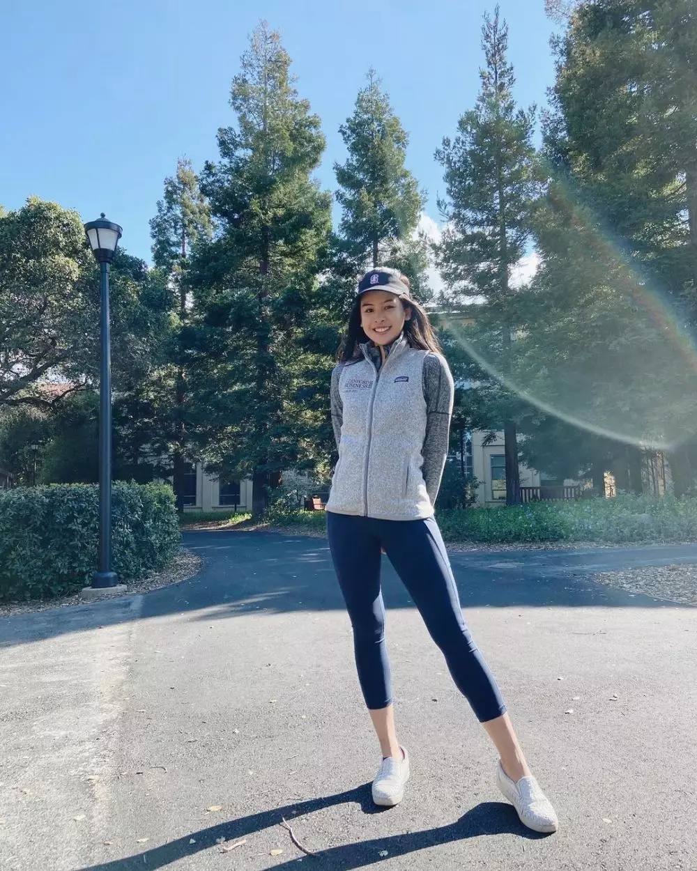 potret penyanyi saat berjemur © instagram