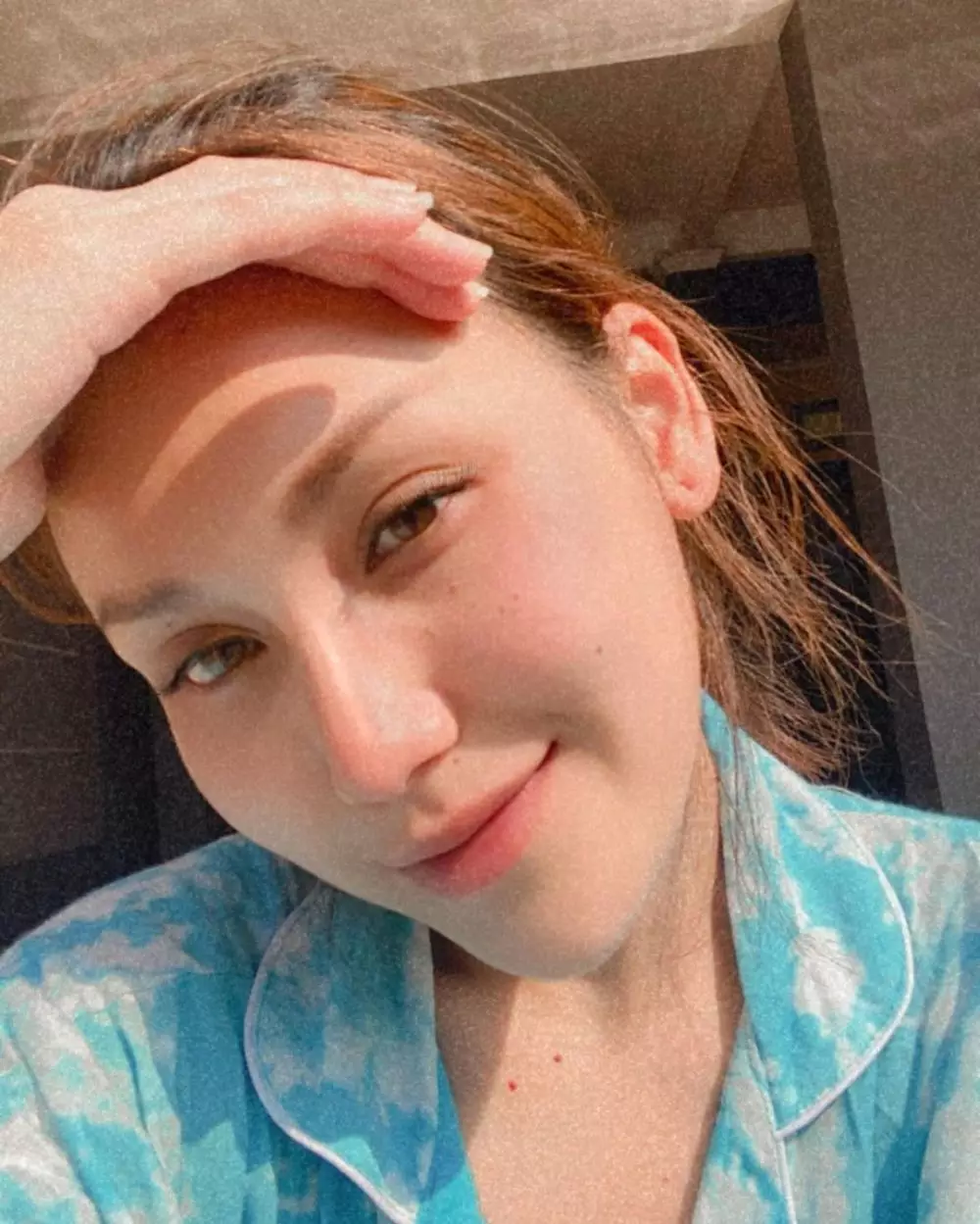 potret penyanyi saat berjemur © instagram