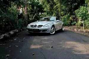 Bantu warga Palestina, dokter ini lelang mobil mewah miliknya