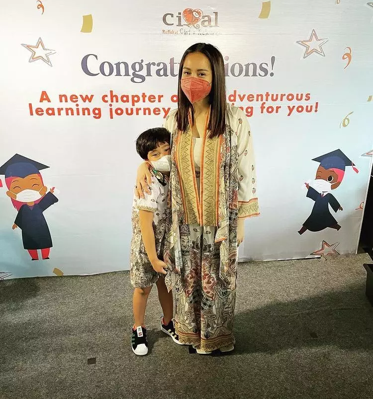 potret seleb dampingi anak lulus TK © 2021 brilio.net potret seleb dampingi anak lulus TK © 2021 brilio.net