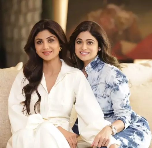 potret kebersamaan Shilpa Shetty dan Shamita Instagram/@shamitashetty_official
