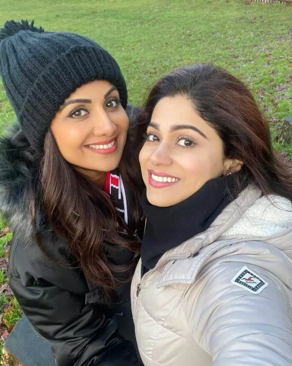 potret kebersamaan Shilpa Shetty dan Shamita Instagram/@shamitashetty_official