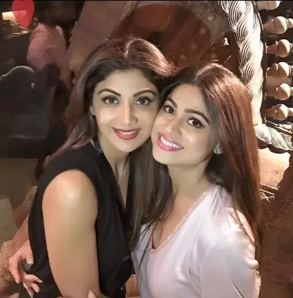 potret kebersamaan Shilpa Shetty dan Shamita Instagram/@shamitashetty_official