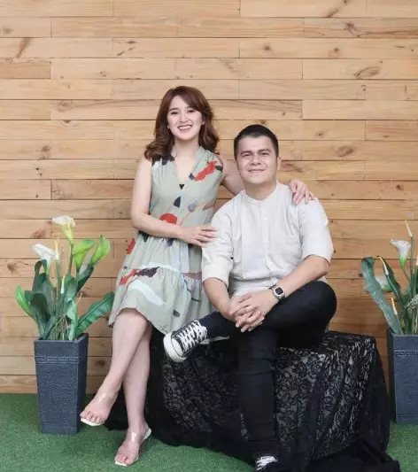 Potret pemain Kau yang Berasal dari Bintang bareng pasangan dari berbagai sumber Potret pemain Kau yang Berasal dari Bintang bareng pasangan dari berbagai sumber