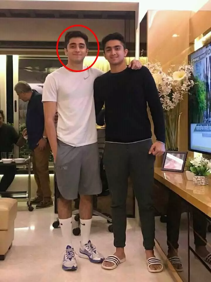 pemeran anak Shah Rukh Khan di film Berbagai sumber pemeran anak Shah Rukh Khan di film Berbagai sumber