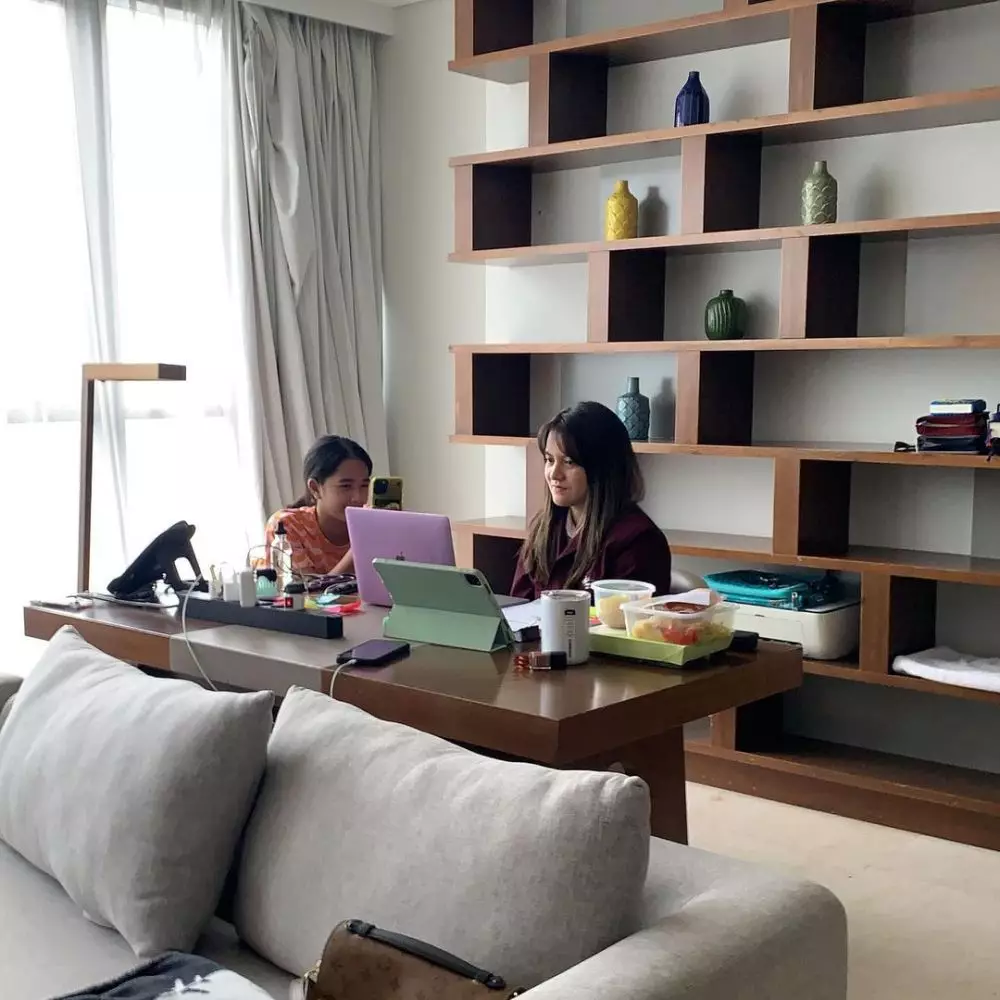 Marsha Aruan lulus kuliah © Instagram Marsha Aruan lulus kuliah © Instagram