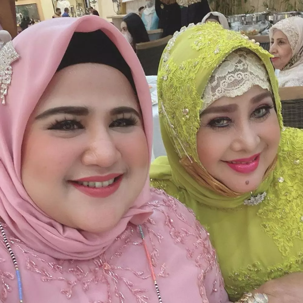 Gaya putri pedangdut saat kondangan © 2021 brilio.net