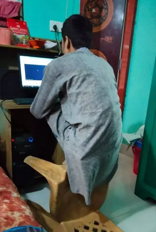 posisi nyeleneh saat duduk © 2021 berbagai sumber posisi nyeleneh saat duduk © 2021 berbagai sumber