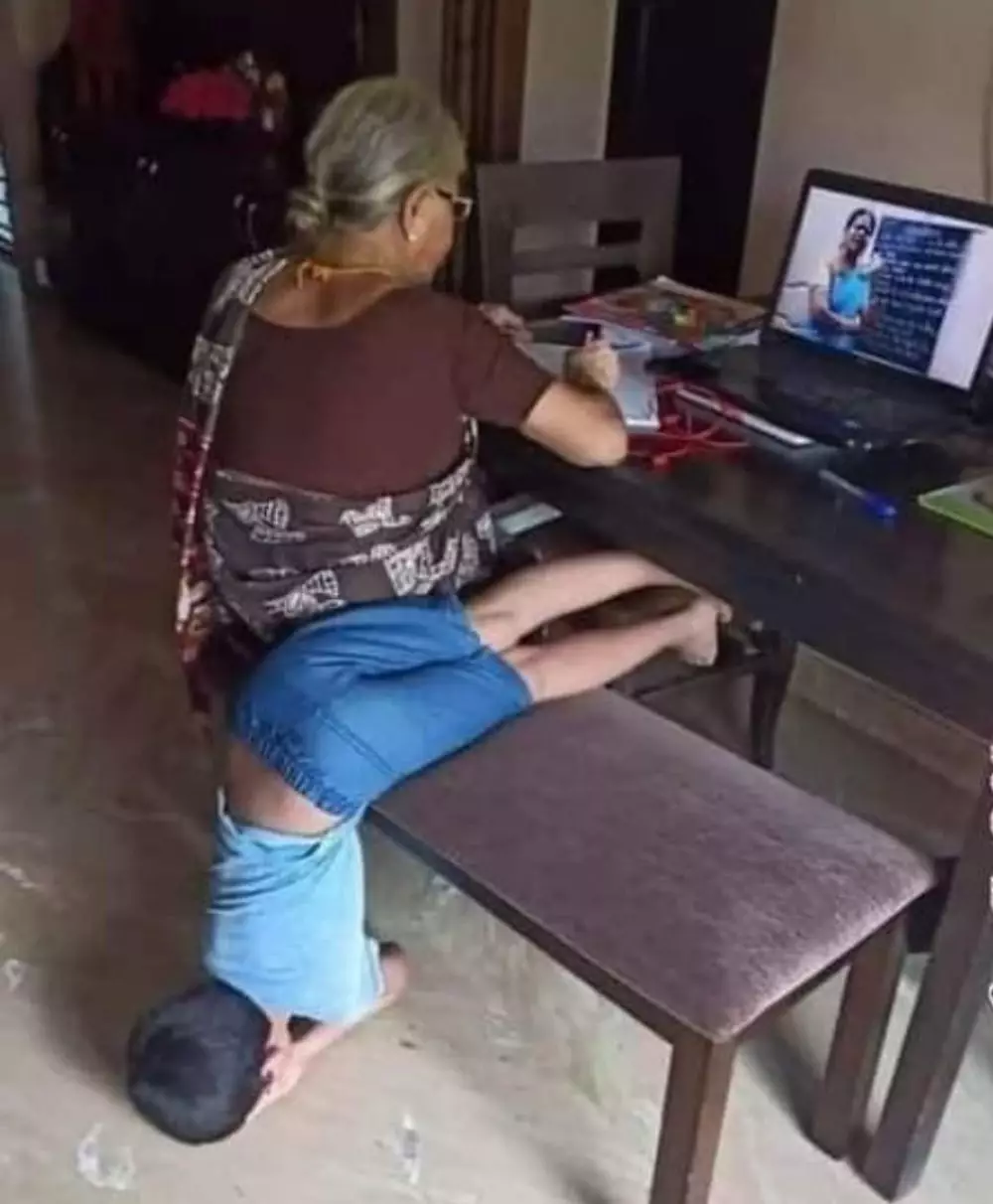 posisi nyeleneh saat duduk © 2021 berbagai sumber posisi nyeleneh saat duduk © 2021 berbagai sumber