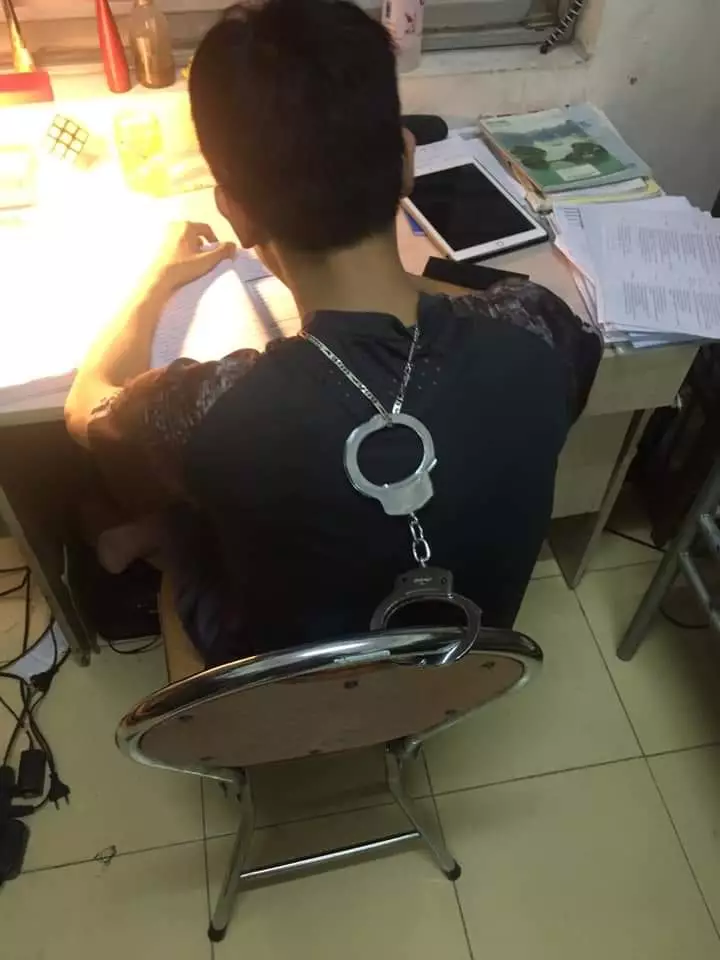 posisi nyeleneh saat duduk © 2021 berbagai sumber posisi nyeleneh saat duduk © 2021 berbagai sumber