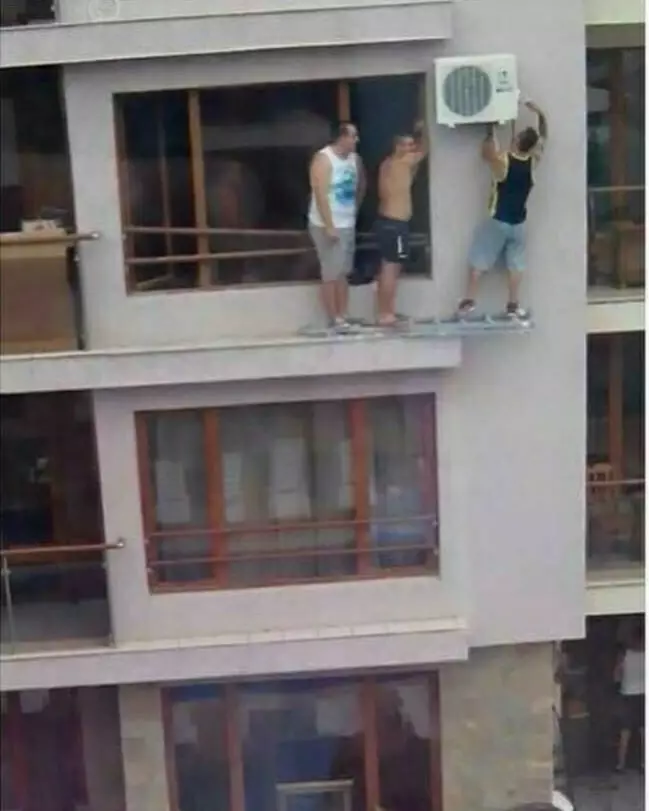 kerja sama benerin benda rusak © 2021 instagram.com