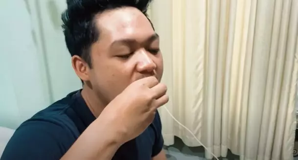 momen Sarah Menzel temani di rumah sakit © YouTube/The Hermansyah A6