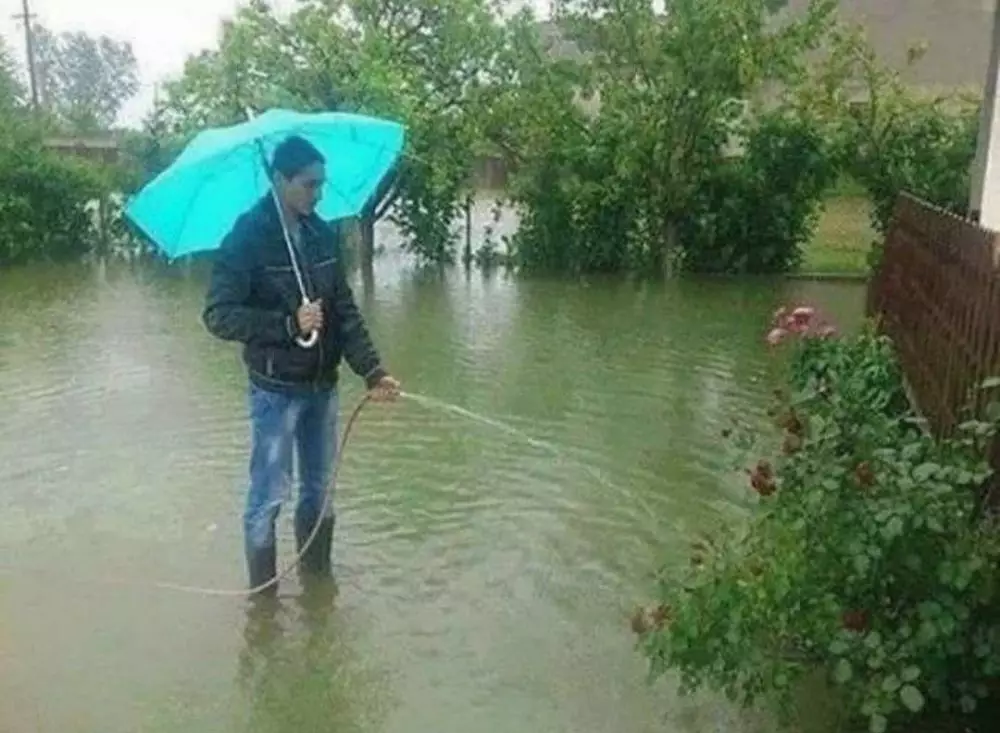 momen lucu orang lagi bersih-bersih © 2021 1cak.com momen lucu orang lagi bersih-bersih © 2021 1cak.com