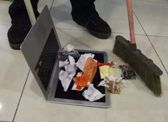 momen lucu orang lagi bersih-bersih © 2021 1cak.com momen lucu orang lagi bersih-bersih © 2021 1cak.com