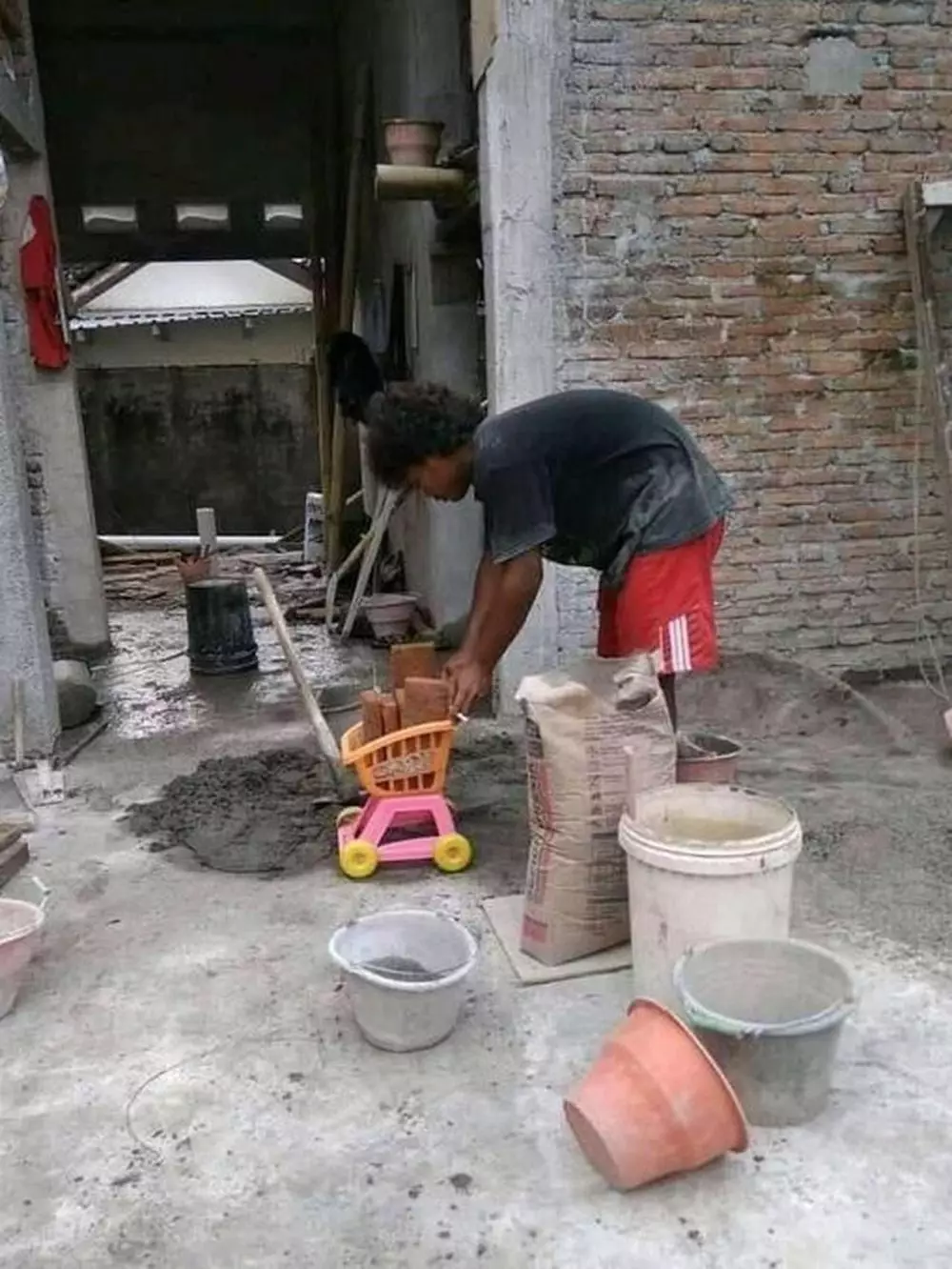 kuli angkut material © 2021 berbagai sumber kuli angkut material © 2021 berbagai sumber