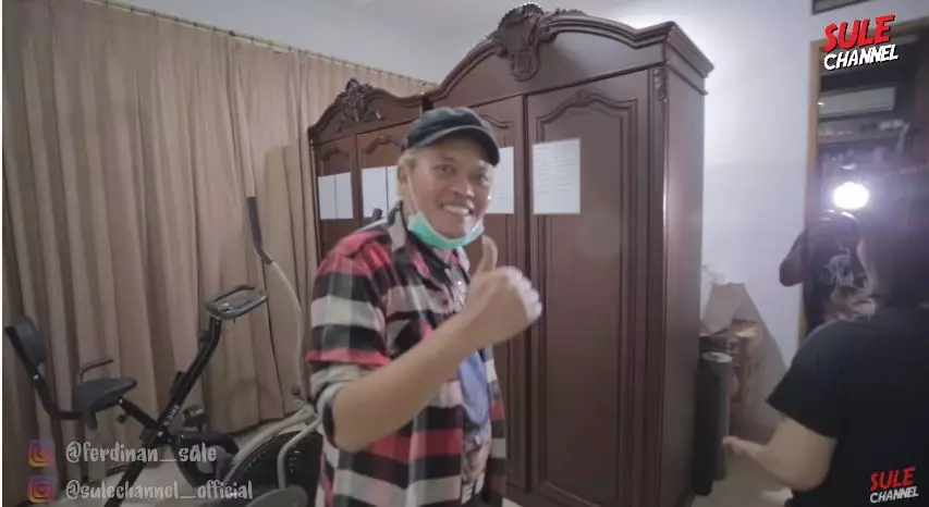 penampakan rumah iis sugianto © YouTube