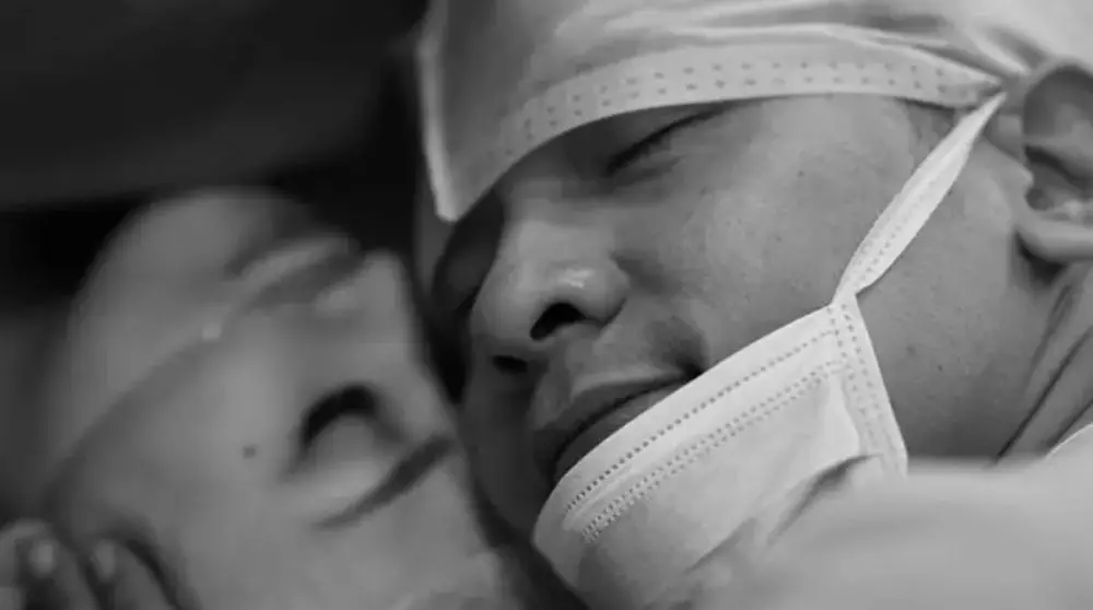 penyanyi dampingi istri lahiran © Instagram penyanyi dampingi istri lahiran © Instagram