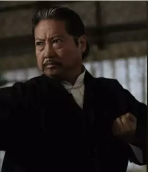 Aktor ini langganan peran paman di film Mandarin dari berbagai sumber