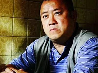 Aktor ini langganan peran paman di film Mandarin dari berbagai sumber