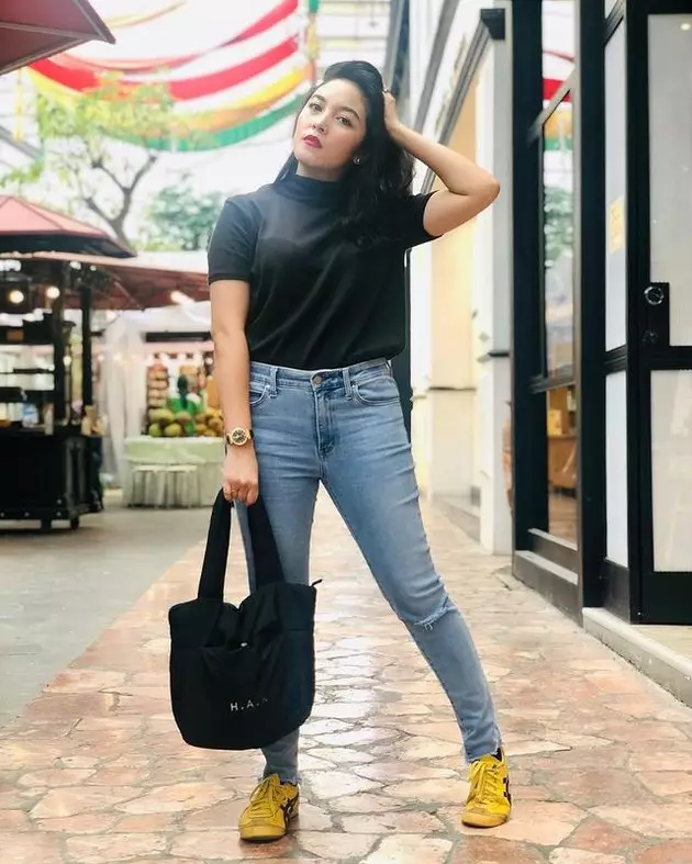 potret terbaru lia afi Berbagai sumber