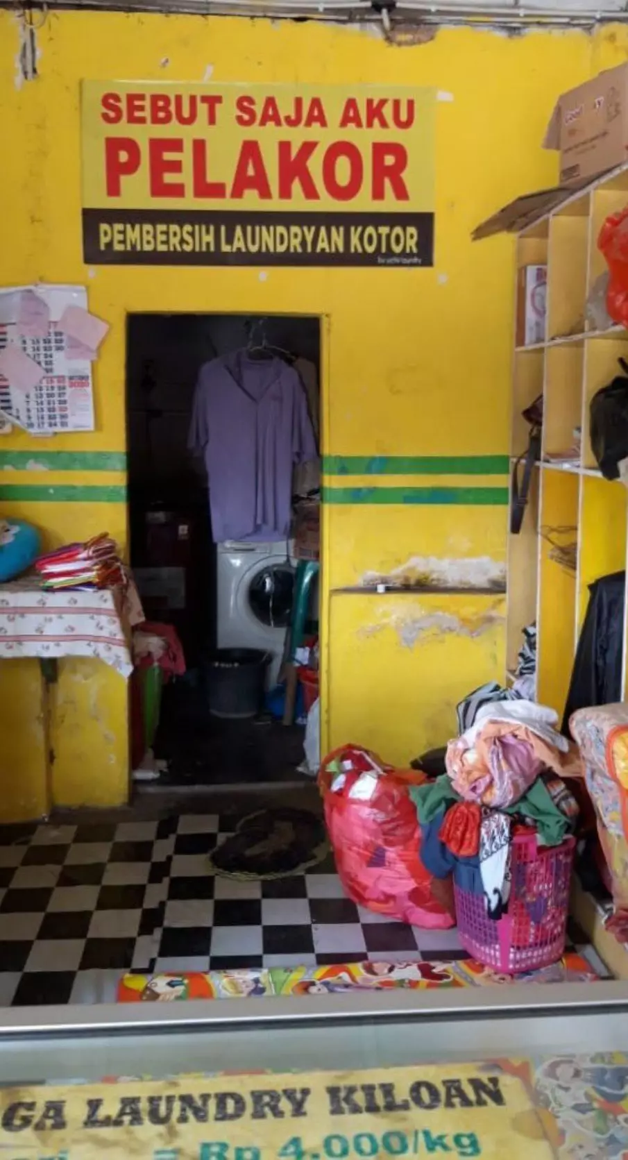 nama warung pakai singkatan bikin salah paham © 2021 1cak.com