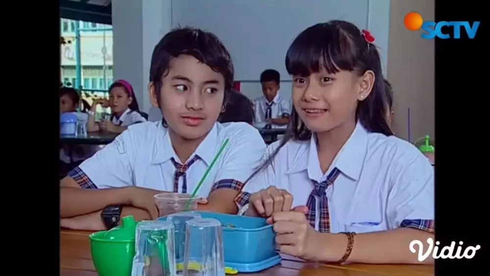 Dinda Hauw artis cilik © YouTube Dinda Hauw artis cilik © YouTube