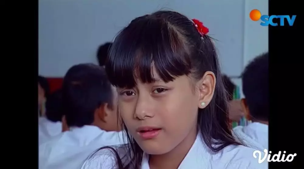 Dinda Hauw artis cilik © YouTube Dinda Hauw artis cilik © YouTube