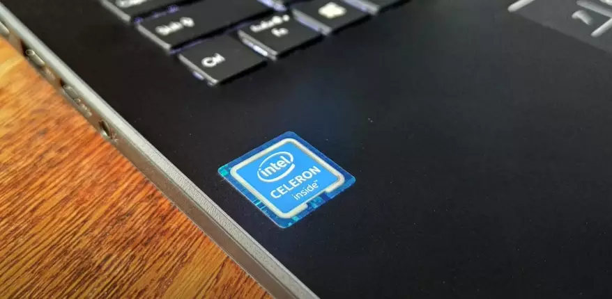 Laptop Asus E410 © 2021 brilio.net Laptop Asus E410 © 2021 brilio.net