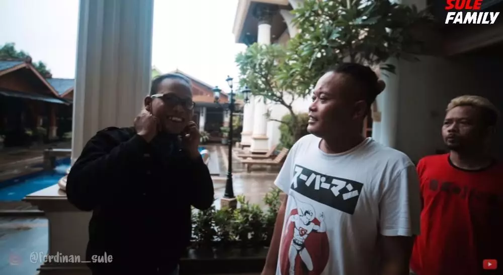 Sule ketemu kembaran © YouTube