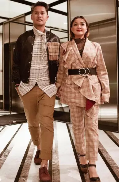 pemain film 'Ali & Ratu Ratu Queens' dan pasangan asli © berbagai sumber