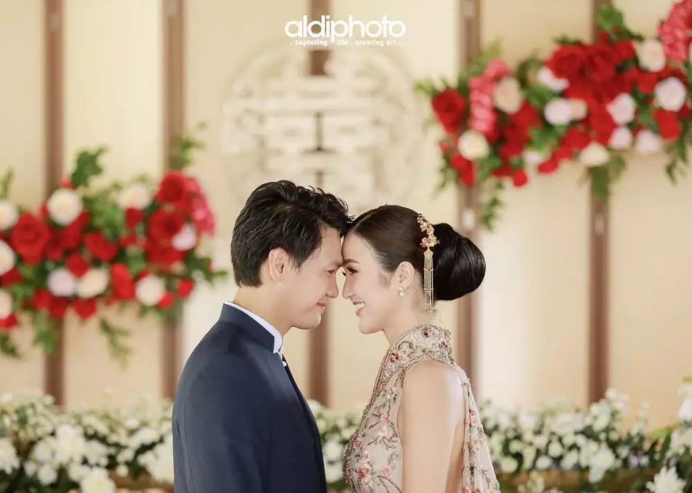 Pertunangan Sonia Fergina © Instagram Pertunangan Sonia Fergina © Instagram