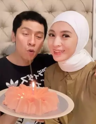 Momen kejutan ulang tahun Adi Nugroho © berbagai sumber Momen kejutan ulang tahun Adi Nugroho © berbagai sumber