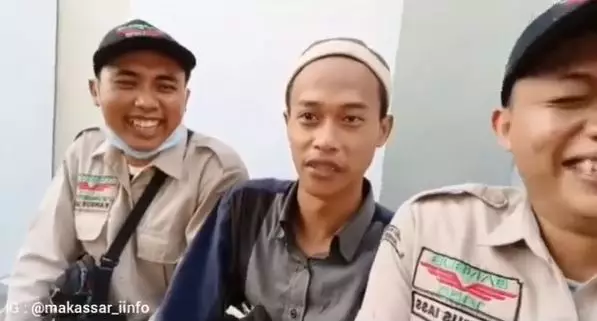viral pemuda suara presiden jokowi Berbagai sumber