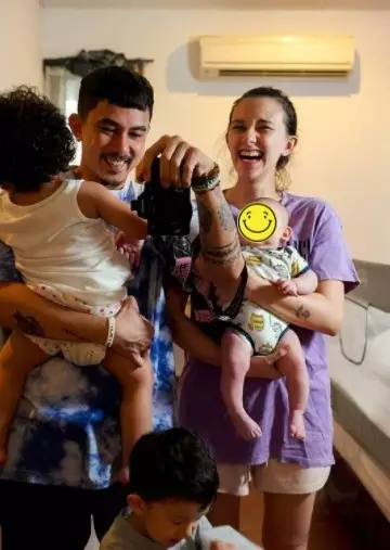 seleb urus anak sendiri tanpa baby sitter dari berbagai sumber