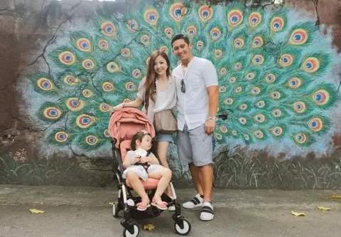 seleb urus anak sendiri tanpa baby sitter dari berbagai sumber