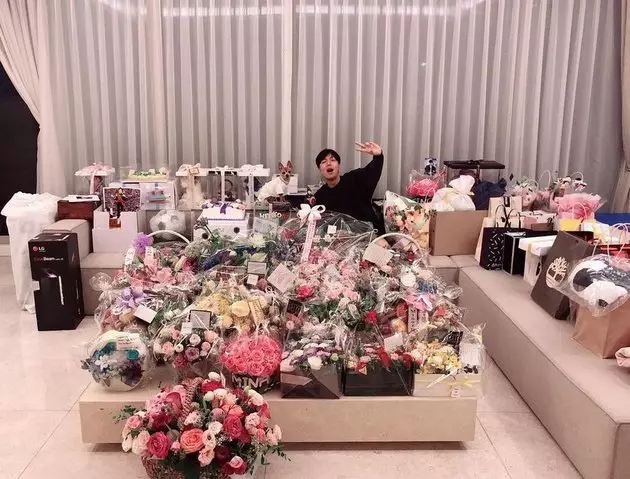 ulang tahun Lee Min-ho dari tahun ke tahun © 2021 brilio.net ulang tahun Lee Min-ho dari tahun ke tahun © 2021 brilio.net