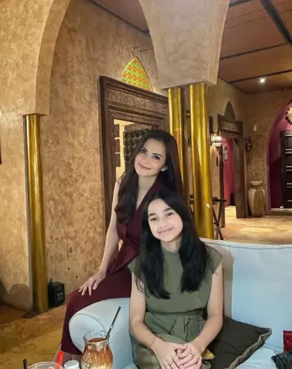 Gaya outfit ratu antagonis momong anak dari berbagai sumber Gaya outfit ratu antagonis momong anak dari berbagai sumber