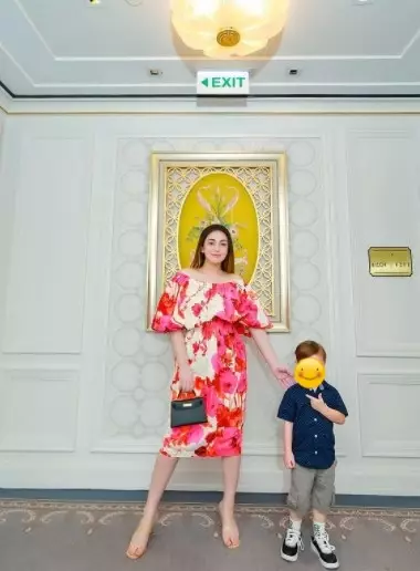 Gaya outfit ratu antagonis momong anak dari berbagai sumber Gaya outfit ratu antagonis momong anak dari berbagai sumber