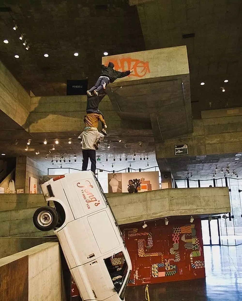 potret lucu team work © 2021 berbagai sumber potret lucu team work © 2021 berbagai sumber