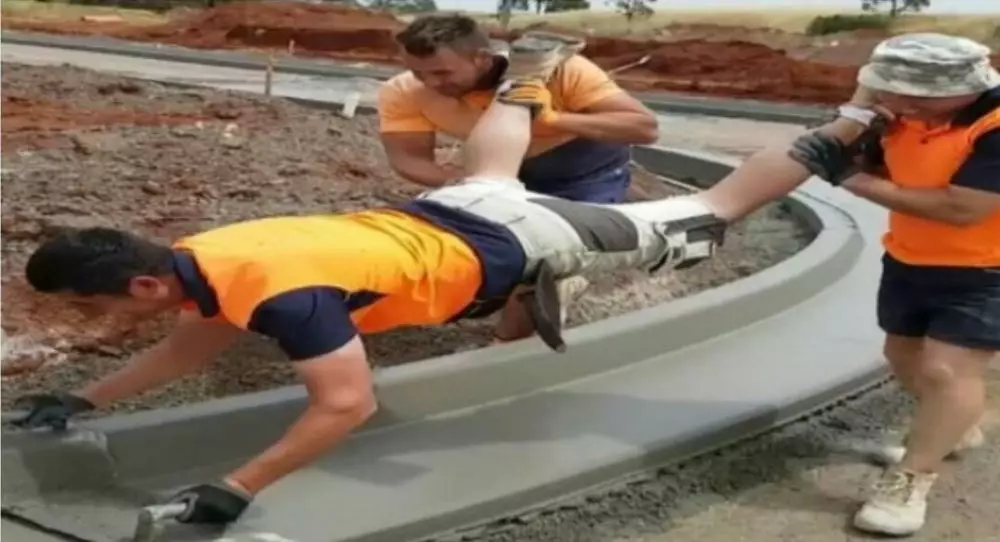 potret lucu team work © 2021 berbagai sumber potret lucu team work © 2021 berbagai sumber