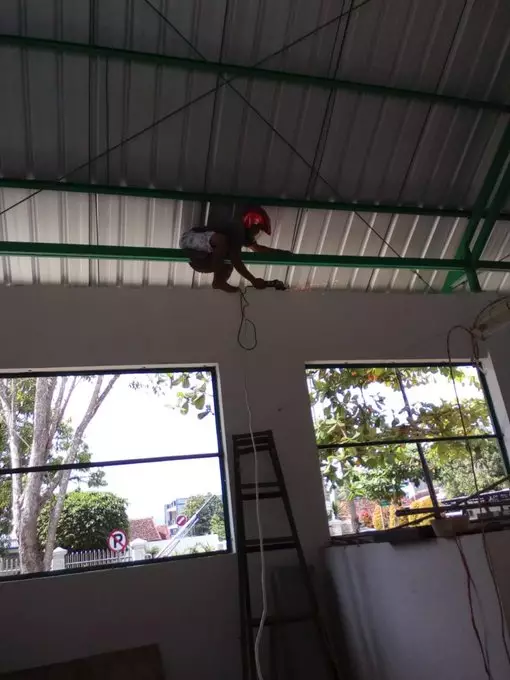 gaya nyeleneh kuli © 2021 berbagai sumber