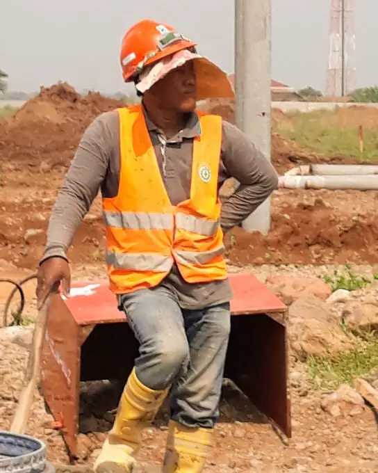 gaya nyeleneh kuli © 2021 berbagai sumber