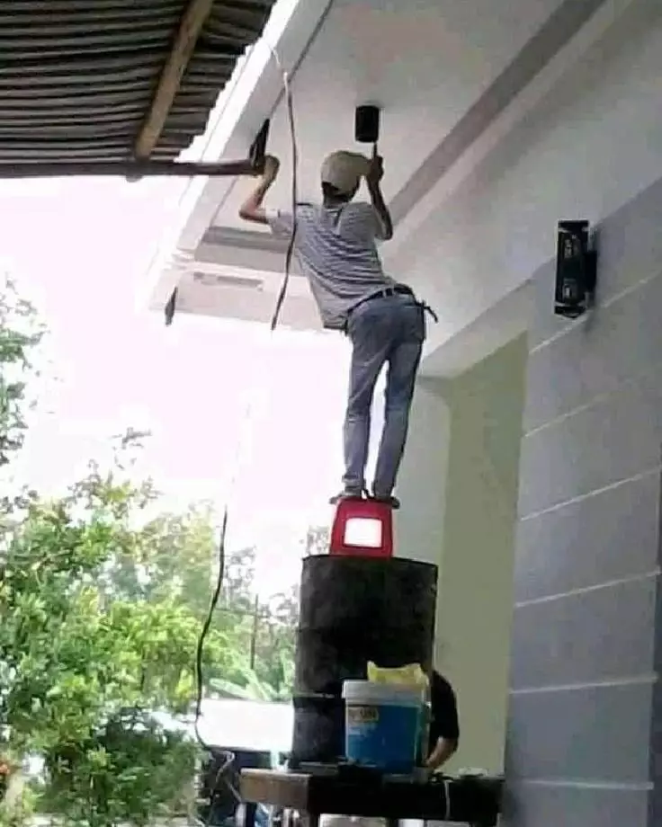 gaya nyeleneh kuli © 2021 berbagai sumber