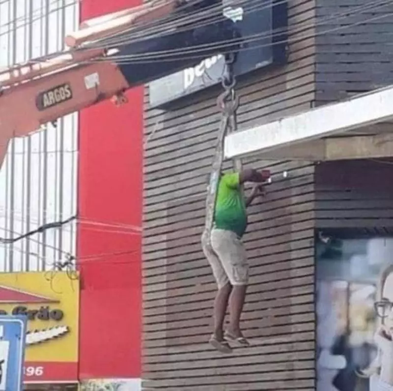 gaya nyeleneh kuli © 2021 berbagai sumber