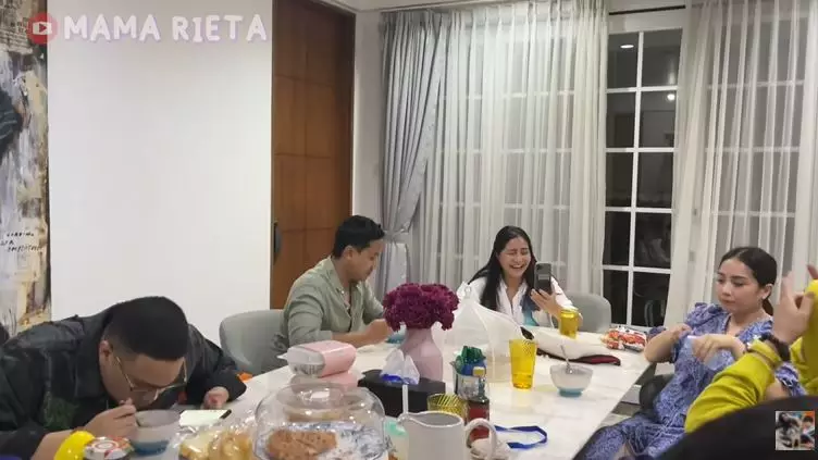 potret lantai dua rumah Nagita © 2021 brilio.net potret lantai dua rumah Nagita © 2021 brilio.net