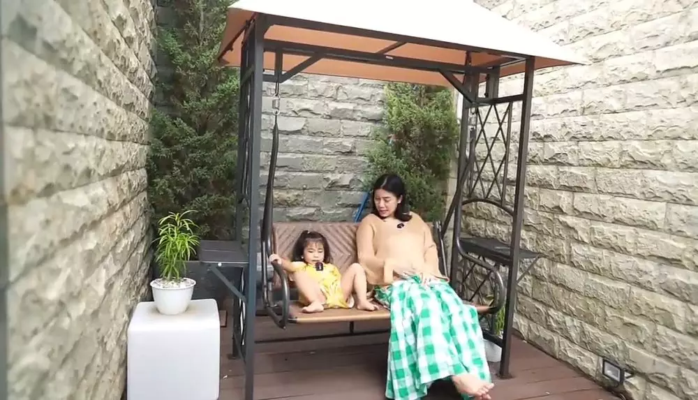 rumah Felicya Angelista dan Caesar Hito © 2021 brilio.net YouTube