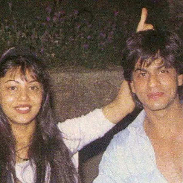 Shah Rukh Khan dan Gauri zaman pacaran © 2021 brilio.net Shah Rukh Khan dan Gauri zaman pacaran © 2021 brilio.net