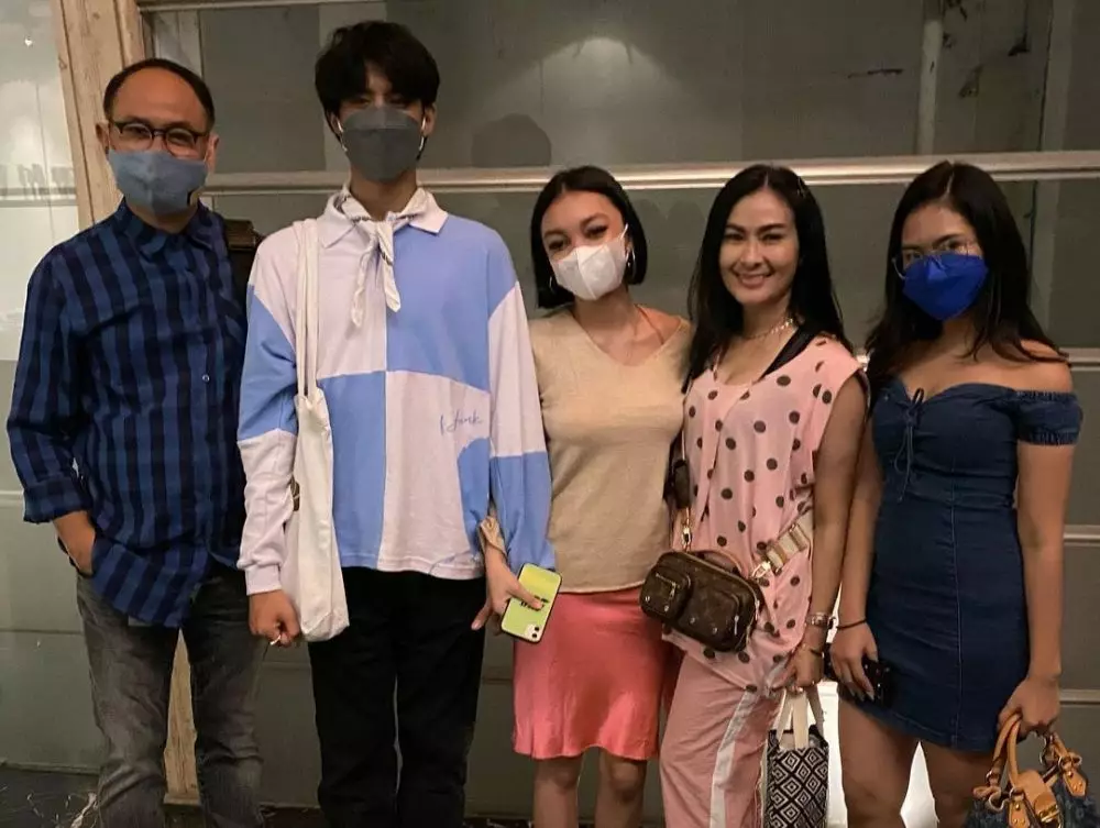 Iis Dahlia dan Naura © Instagram