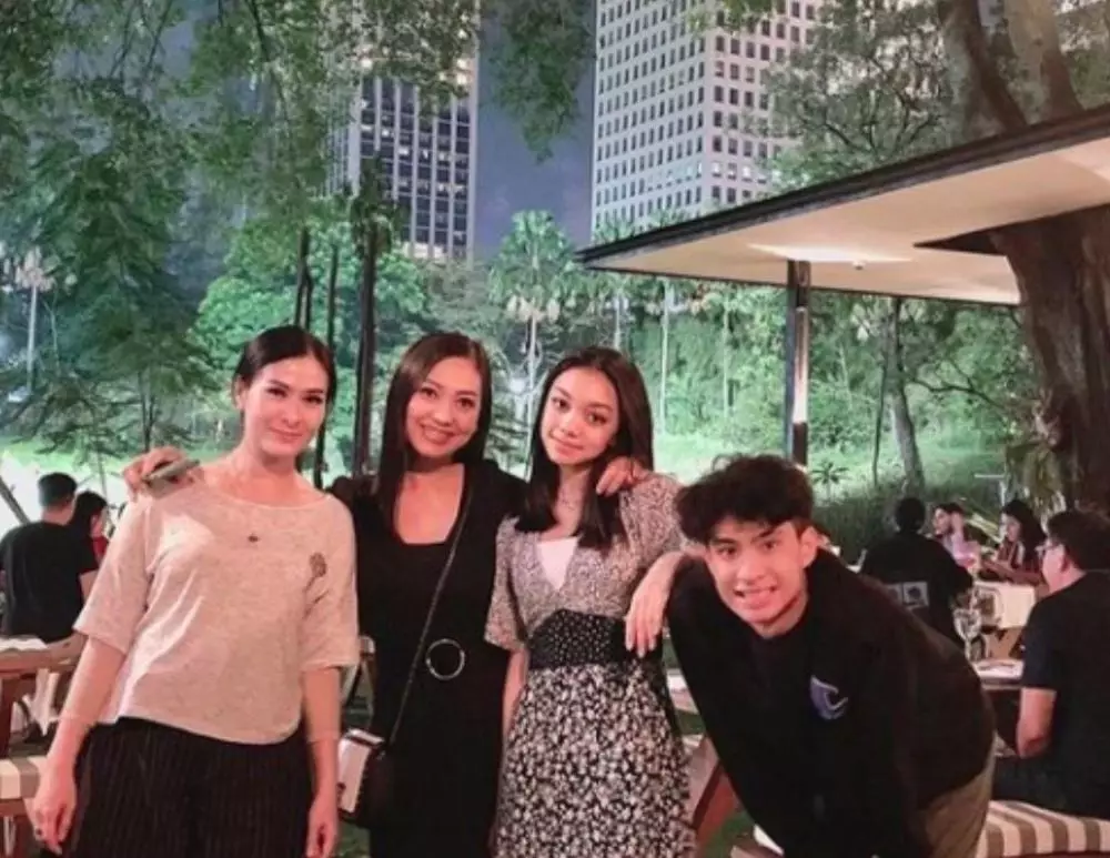 Iis Dahlia dan Naura © Instagram