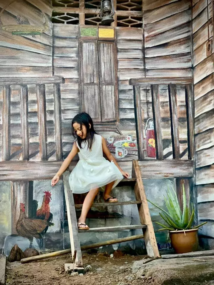 pria bikin rumah kayu © 2021 Facebook pria bikin rumah kayu © 2021 Facebook